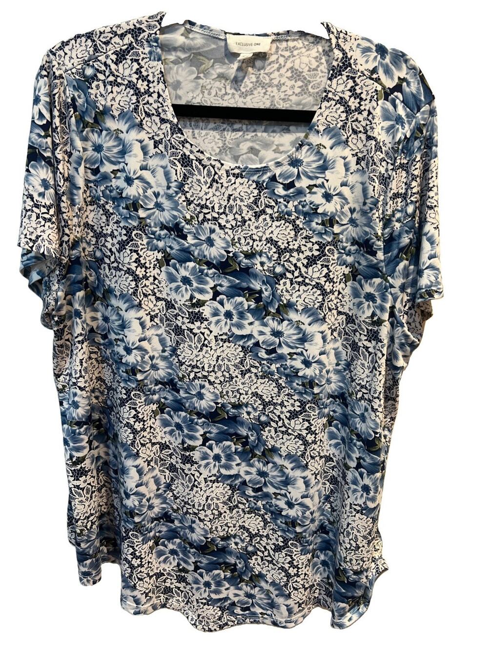 Exclusive One - Textured Floral Blue Short Sleeve Strech Tunic - Women's Size 2X